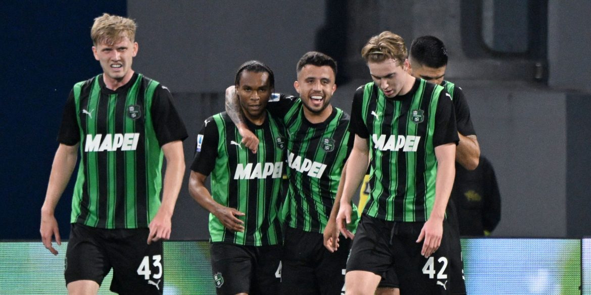 Better than Lauriente: Sunderland make contact to sign "crazy" £34m star